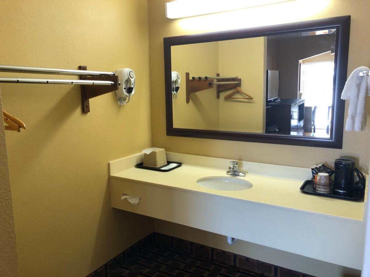 La Grange Executive Inn And Suites المظهر الخارجي الصورة